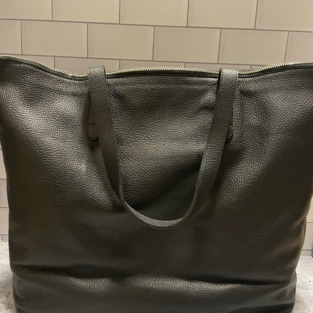 Cuyana Black Zip Tote